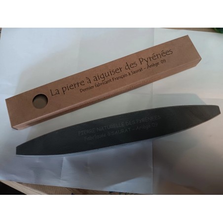 La pierre à  aiguiser des Pyrénées de type à faux