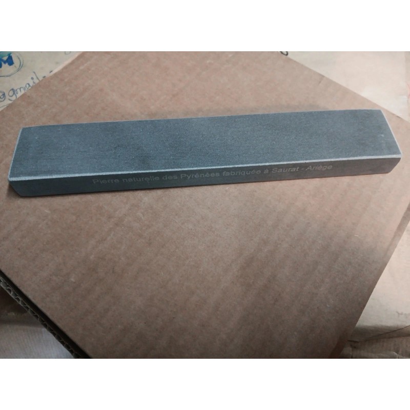 La pierre à  aiguiser des Pyrénées qualité fine F800